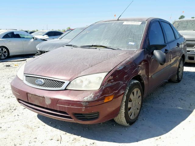 1FAFP34N06W101791 - 2006 FORD FOCUS ZX4 MAROON photo 2