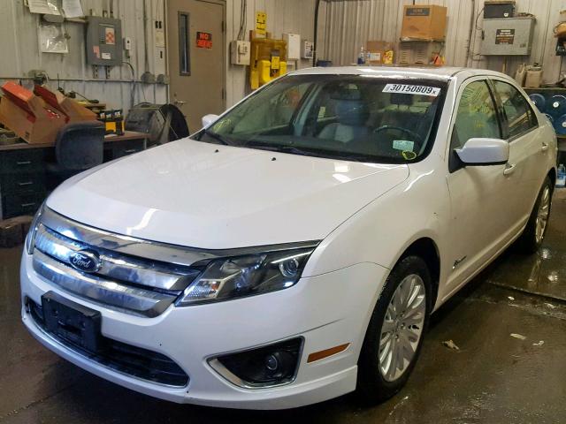 3FADP0L34CR301769 - 2012 FORD FUSION HYB WHITE photo 2