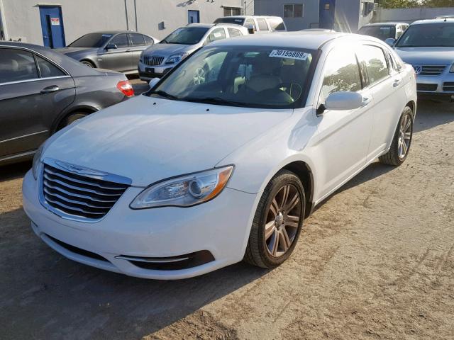 1C3CCBAB5DN761720 - 2013 CHRYSLER 200 LX WHITE photo 2