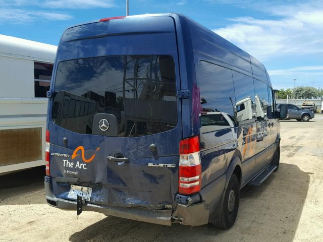 WDZPE8DCXE5926189 - 2014 MERCEDES-BENZ SPRINTER 2 BLUE photo 4