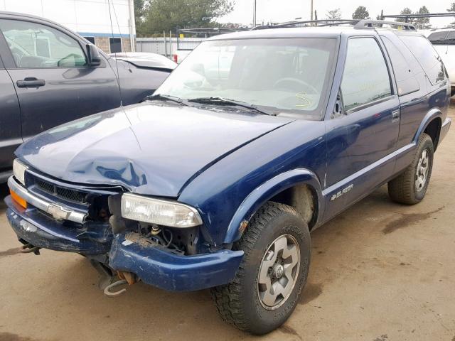 1GNCT18WXWK246206 - 1998 CHEVROLET BLAZER BLUE photo 2