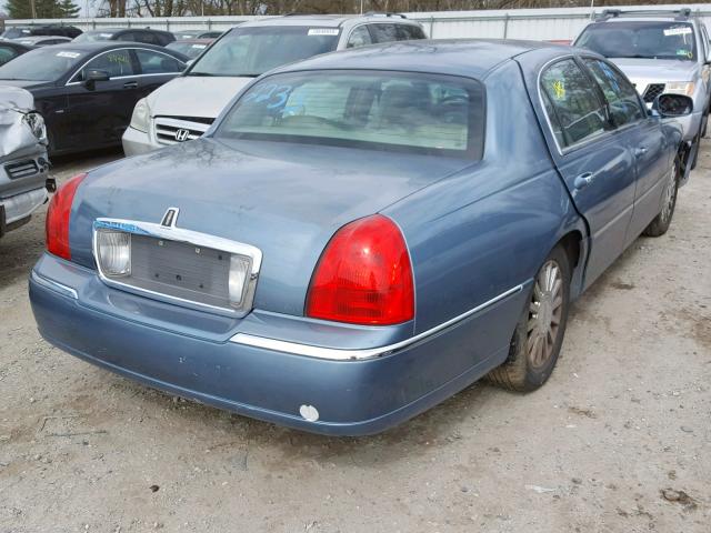 1LNHM81W33Y649382 - 2003 LINCOLN TOWN CAR E BLUE photo 4