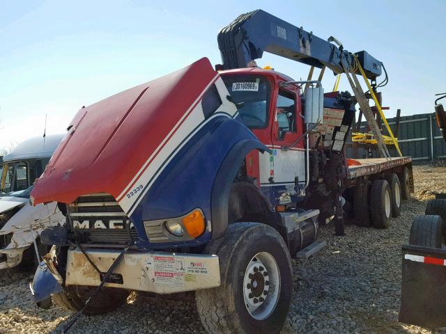 1M2AG11C47M056326 - 2007 MACK 700 CV700 RED photo 2