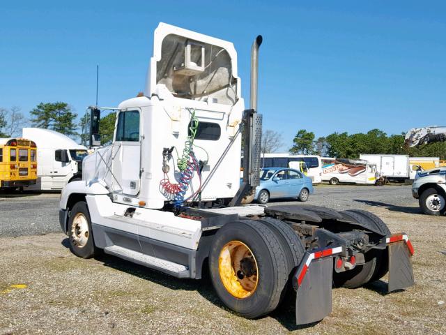 1FUWDMDA4YPF77766 - 2000 FREIGHTLINER CONVENTION WHITE photo 3