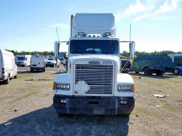 1FUWDMDA4YPF77766 - 2000 FREIGHTLINER CONVENTION WHITE photo 9