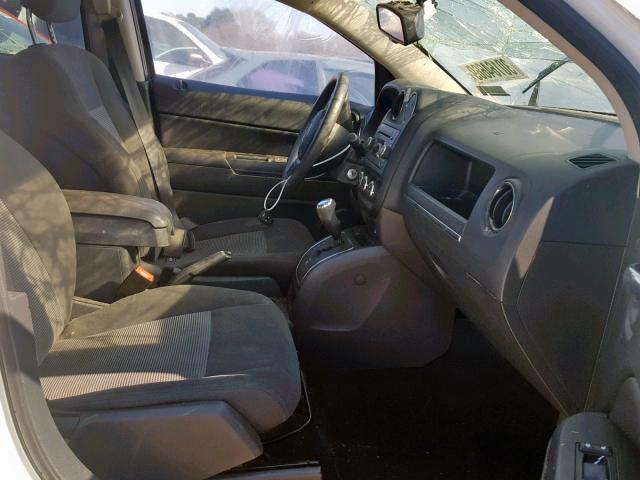 1J4NT1FA7BD260582 - 2011 JEEP COMPASS SP 白色 照片 5