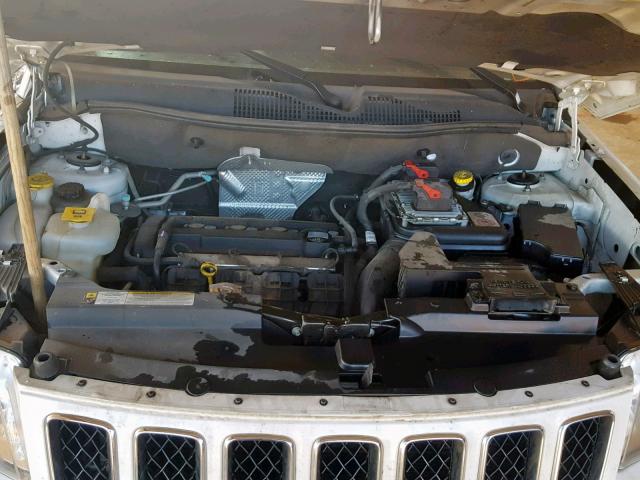 1J4NT1FA7BD260582 - 2011 JEEP COMPASS SP 白色 照片 7