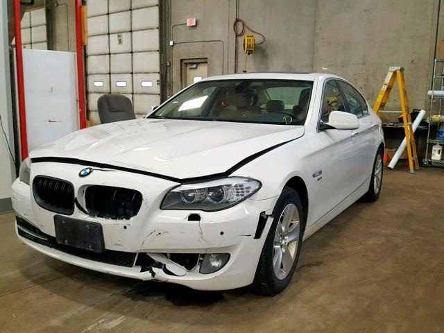 WBAXH5C56CDW08028 - 2012 BMW 528 XI WHITE photo 2