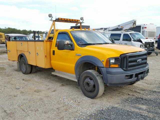 1FDAF56Y06EA28837 - 2006 FORD F550 SUPER YELLOW photo 1