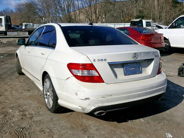 WDDGF81X29R080634 - 2009 MERCEDES-BENZ C WHITE photo 3