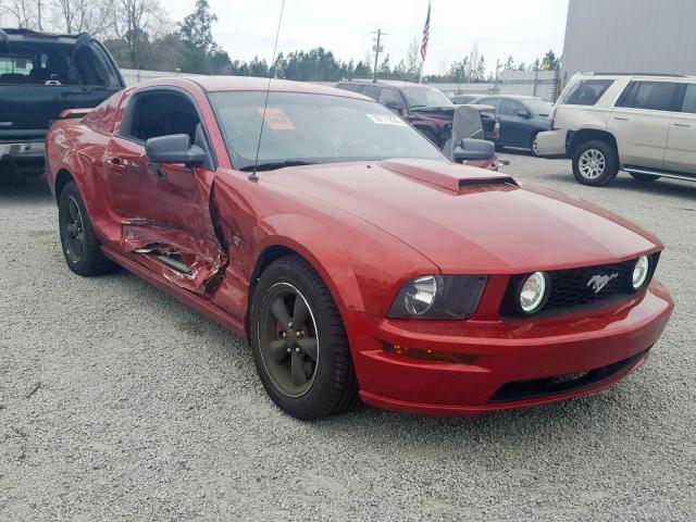 1ZVFT82H055112114 - 2005 FORD MUSTANG GT MAROON photo 1