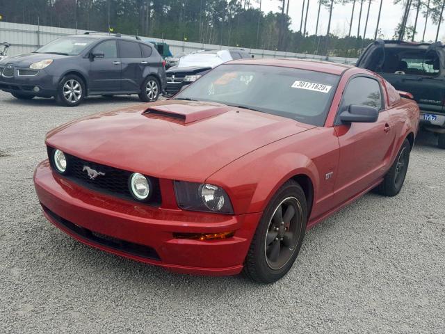 1ZVFT82H055112114 - 2005 FORD MUSTANG GT MAROON photo 2