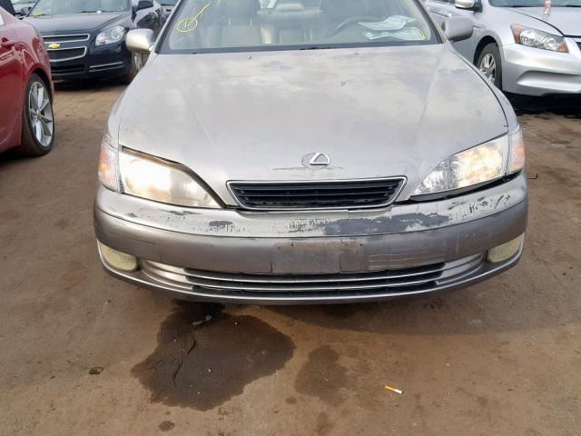 JT8BF28G6W5023183 - 1998 LEXUS ES 300 SILVER photo 9