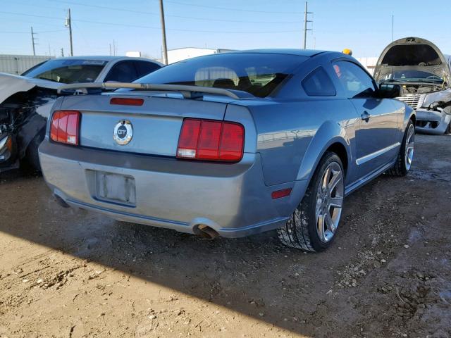 1ZVFT82H355201286 - 2005 FORD MUSTANG GT BLUE photo 4