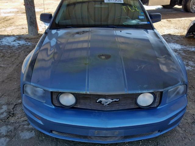 1ZVFT82H355201286 - 2005 FORD MUSTANG GT BLUE photo 9