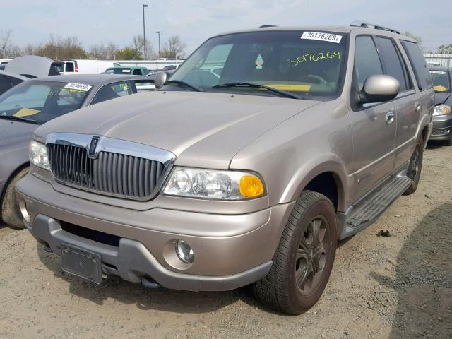 5LMFU28R81LJ17752 - 2001 LINCOLN NAVIGATOR 米色 照片 2