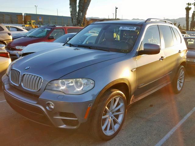 5UXZV8C52CL423288 - 2012 BMW X5 XDRIVE5 GRAY photo 2