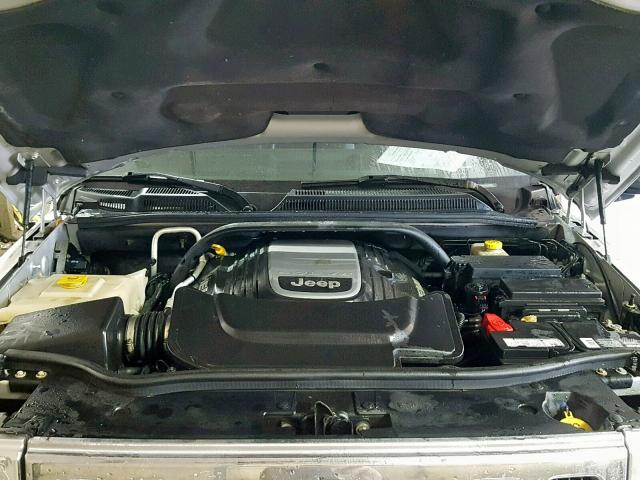 1J8HG58288C243429 - 2008 JEEP COMMANDER 银色 照片 7