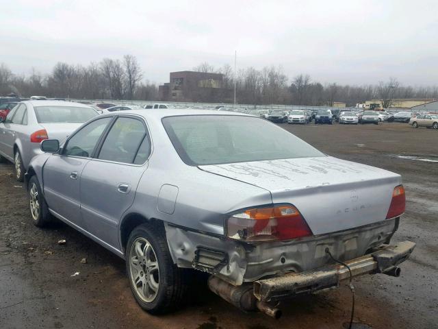 19UUA5677YA038882 - 2000 ACURA 3.2TL SILVER photo 3