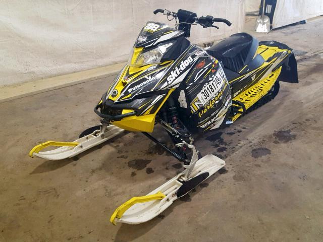 2BPSBMGA1GV000136 - 2016 SKI SNOWMOBILE TWO TONE photo 2