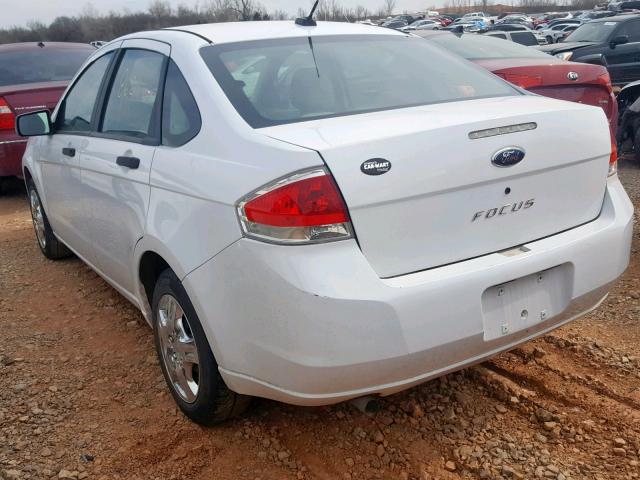 1FAHP34N48W116032 - 2008 FORD FOCUS S/SE WHITE photo 3