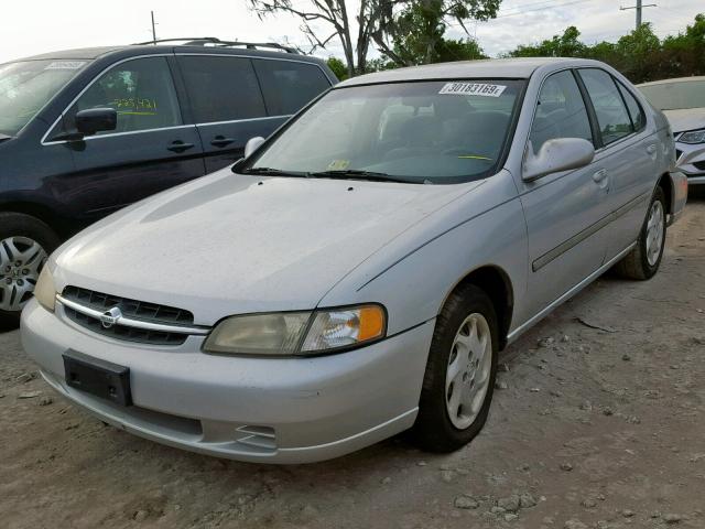 1N4DL01D2WC265820 - 1998 NISSAN ALTIMA XE SILVER photo 2