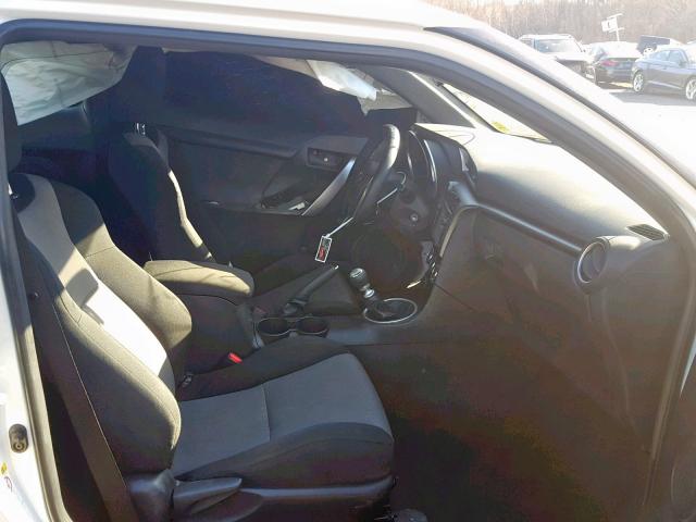 JTKJF5C79F3096770 - 2015 TOYOTA SCION TC თეთრი ფოტო 5