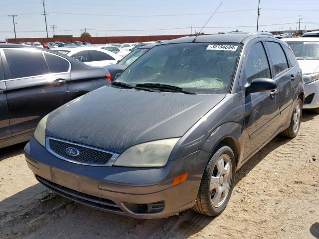 3FAHP37N85R116321 - 2005 FORD FOCUS ZX5 CHARCOAL photo 2