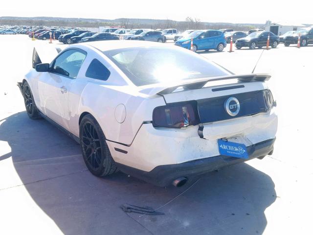 1ZVBP8CF5C5241303 - 2012 FORD MUSTANG GT WHITE photo 3