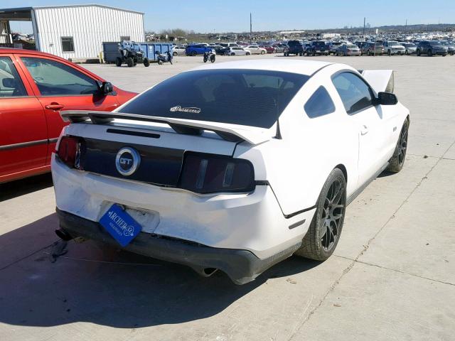 1ZVBP8CF5C5241303 - 2012 FORD MUSTANG GT WHITE photo 4