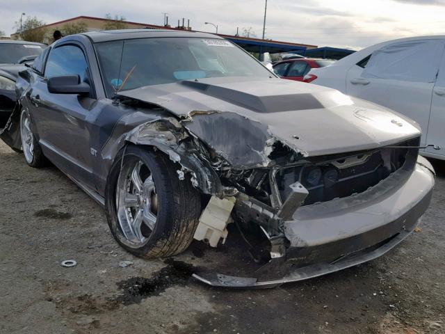 1ZVHT82H555181602 - 2005 FORD MUSTANG GT GRAY photo 1