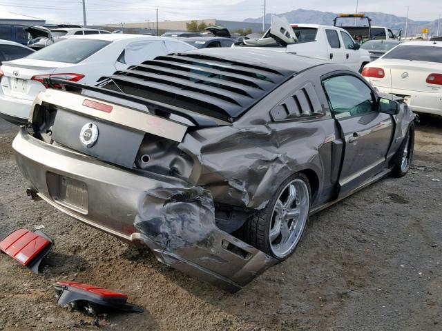 1ZVHT82H555181602 - 2005 FORD MUSTANG GT GRAY photo 4
