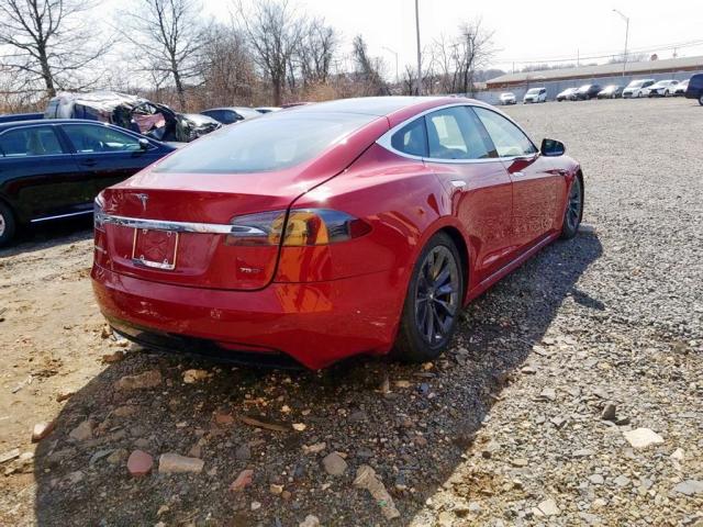 5YJSA1E25JF258328 - 2018 TESLA MODEL S RED photo 4