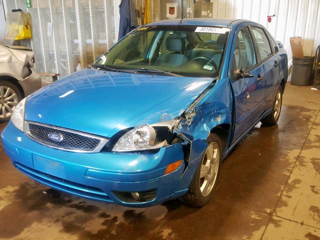 1FAHP34N17W187428 - 2007 FORD FOCUS ZX4 BLUE photo 2