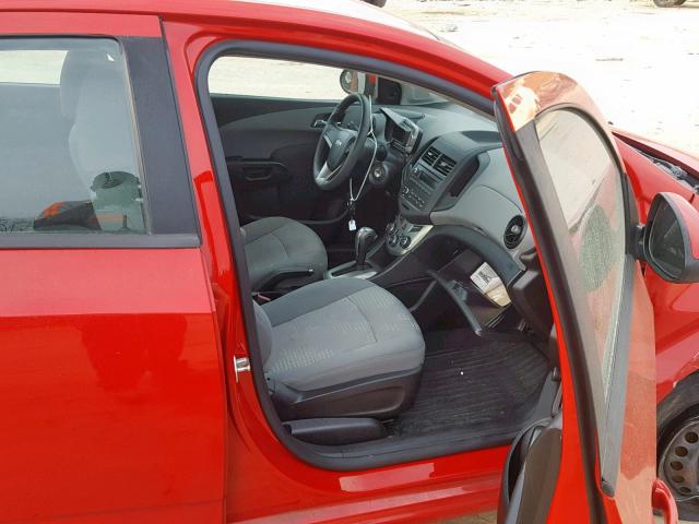 1G1JA5SH8D4223122 - 2013 CHEVROLET SONIC LS RED photo 5
