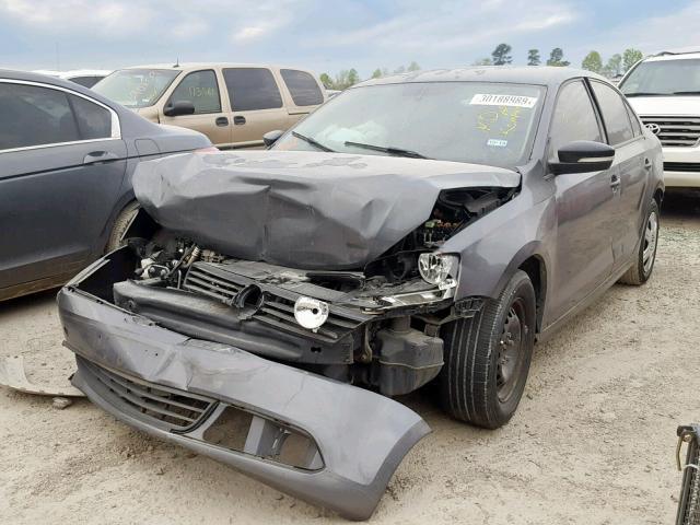3VW2K7AJ0DM288640 - 2013 VOLKSWAGEN JETTA BASE GRAY photo 2
