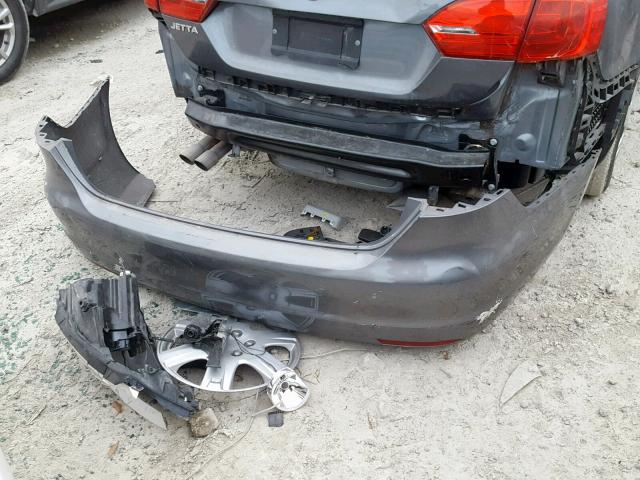 3VW2K7AJ0DM288640 - 2013 VOLKSWAGEN JETTA BASE GRAY photo 9