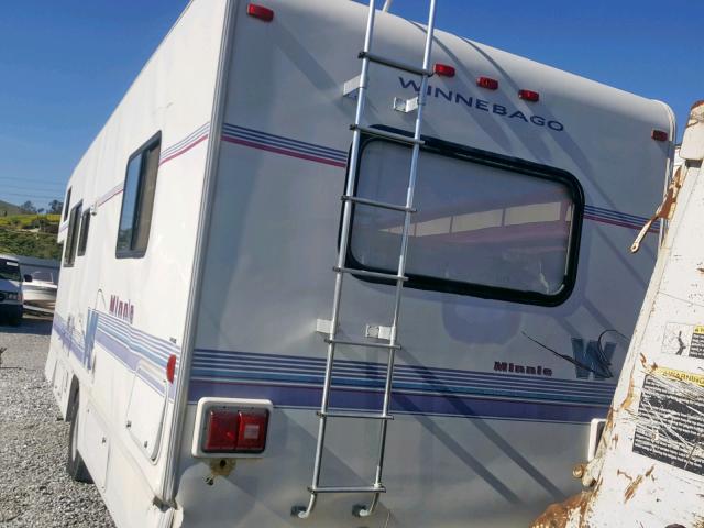 1FDKE30G6SHC11602 - 1996 WINNEBAGO MOTORHOME WHITE photo 3