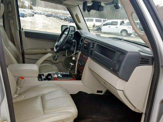 1J8HG58206C132497 - 2006 JEEP COMMANDER GRAY photo 5