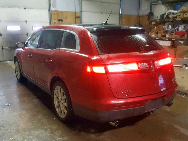 2LMHJ5AT9BBJ50440 - 2011 LINCOLN MKT RED photo 3