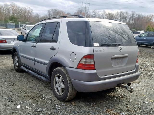 4JGAB54E6WA038929 - 1998 MERCEDES-BENZ ML 320 SILVER photo 3