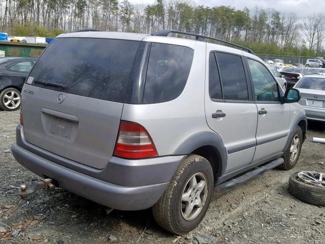 4JGAB54E6WA038929 - 1998 MERCEDES-BENZ ML 320 SILVER photo 4