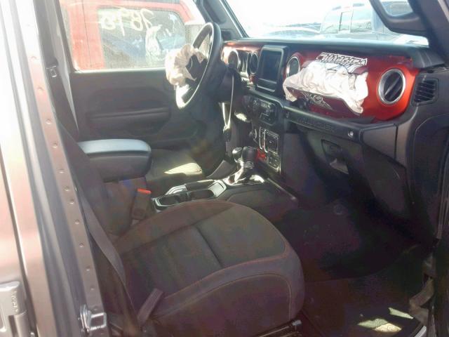 1C4HJXFG7JW127551 - 2018 JEEP WRANGLER U GRAY photo 5