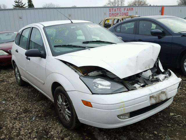 3FAFP373X3R142230 - 2003 FORD FOCUS ZX5 WHITE photo 1