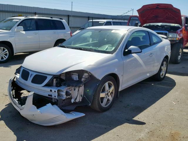 1G2AS18H497211418 - 2009 PONTIAC G5 WHITE photo 2