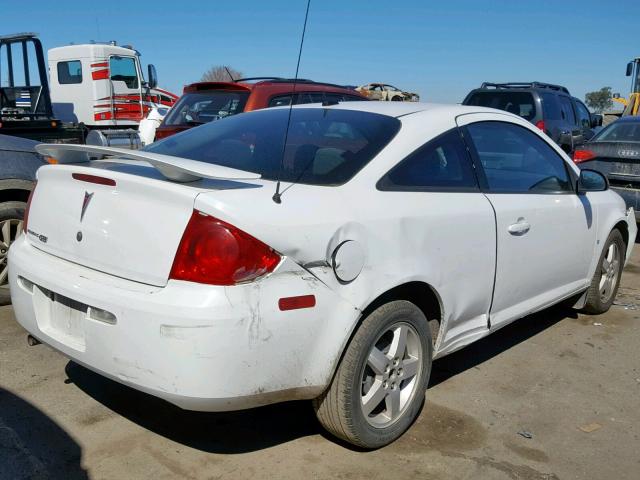 1G2AS18H497211418 - 2009 PONTIAC G5 WHITE photo 4