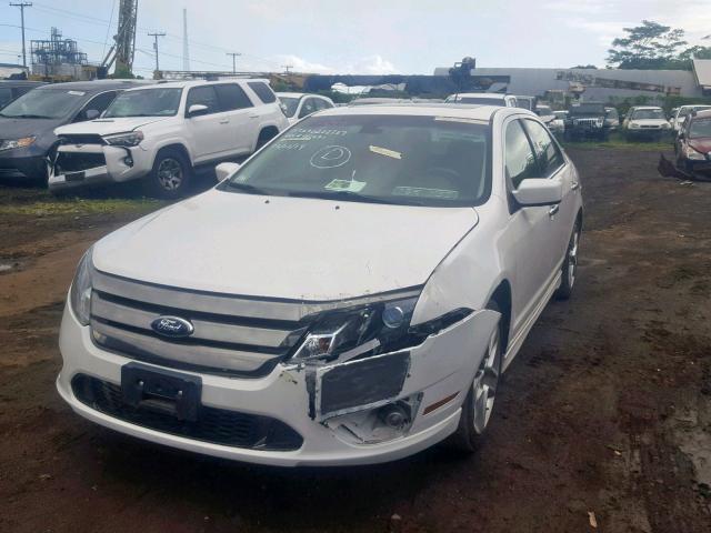 3FAHP0KC5CR181631 - 2012 FORD FUSION SPO WHITE photo 2