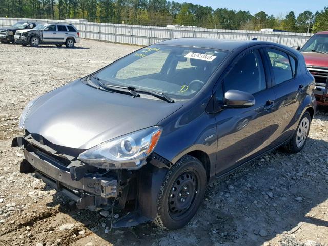 JTDKDTB35G1131242 - 2016 TOYOTA PRIUS C GRAY photo 2