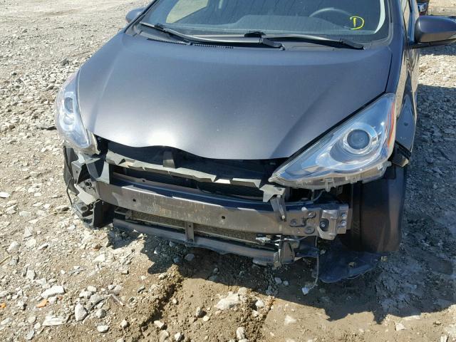 JTDKDTB35G1131242 - 2016 TOYOTA PRIUS C GRAY photo 9