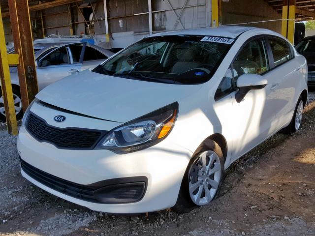 KNADM4A35F6496065 - 2015 KIA RIO LX WHITE photo 2